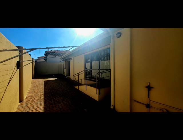 3 BEDROOM GATED ESTATE FOR SALE IN BEN FLEUR
